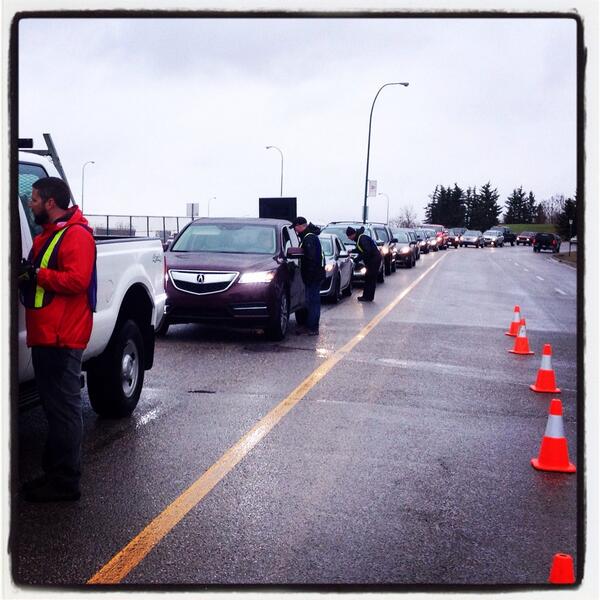 WinSportCanada's tweet image. Thanks to @CalgaryPolice we stopped nearly 1000 cars to remind them it&apos;s 30km/h in the park #SlowDown #PrivateRoad