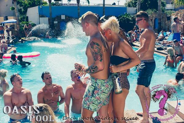 OasisPoolM's tweet photo. @c_richards_ @DannyMack23 @arriannewhite Let's have a great summer!!! #Malia2014 #2wentys @2wentysCrete #malia14 http://t.co/HiA7RcOrrP