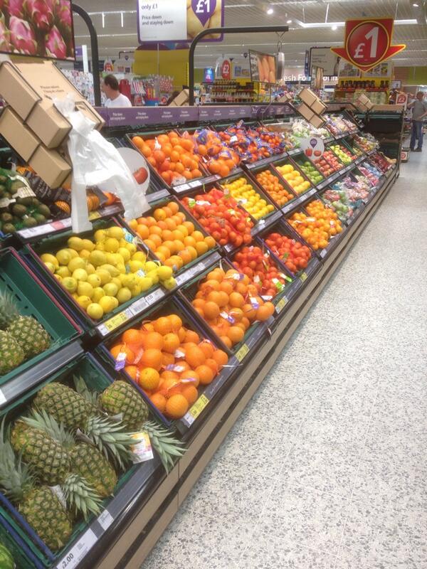JonSmale's tweet image. 6 o clock at Workington 3429 customers loving our produce department :-)