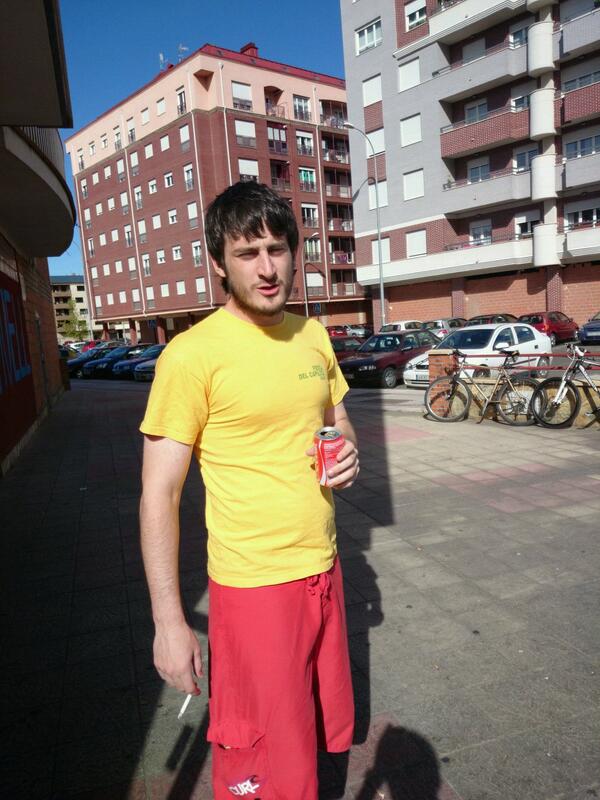 AdrRolMar's tweet photo. Que dura es la vida del support @Topezno_Dice http://t.co/7dtIm1sHJr