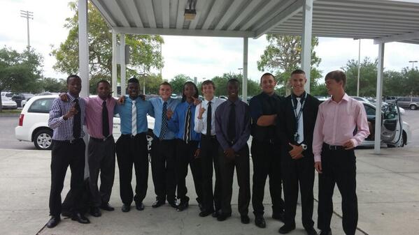 BobcatFBallMom's tweet photo. Our NPHS Boys Track &amp; Field athletes heading to the FHSSA 4A State Meet! @nopoathletics @PhuV85 @_NOPOTRACK_1 http://t.co/slhhxtBe31