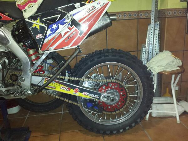 alfonsoteam46's tweet photo. Darle las gracias ami gran amigo @16Boza  por dejarme su rueda para mañana👌👊 http://t.co/HAm41dusY0