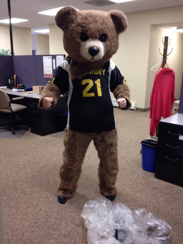 Kim_CMP's tweet photo. Getting ready for the Century 21 &amp; Centum Mortgage Partners Shredathon !! Come out and see us tomorrow morning !! http://t.co/VFFi26Gmwn