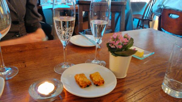 VisitNotts's tweet image. Looks gorgeous! RT @KioraScott: Fine dining tonight @_edchef Just a little appetiser #delicious  #lovenotts