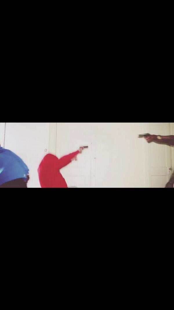 Insane_Keeper4's tweet photo. CHECK OUT THAT POSE TO BE HOMIES @4MURK0 #Free2xx http://t.co/R44r2eGGBM
