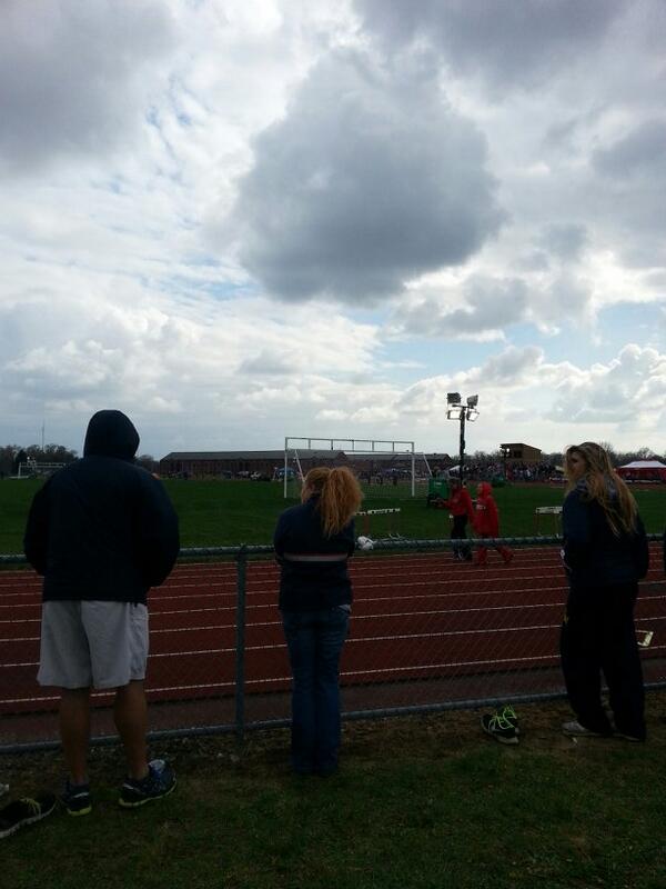 girlstrack_lhs's tweet photo. Better weather? http://t.co/trbI17iMkf