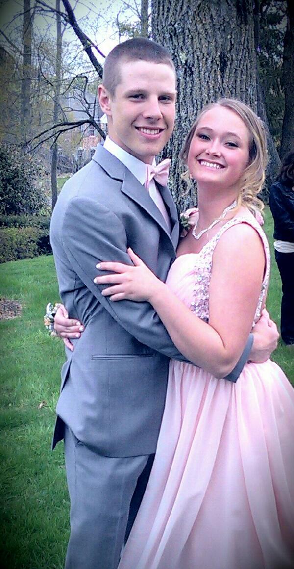 nea1968's tweet image. My baby girl and her boyfriend..her senior prom