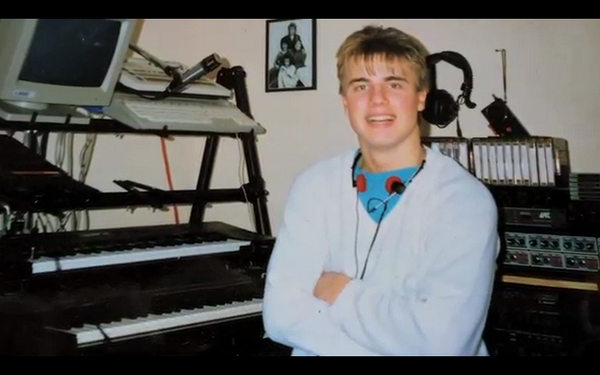 mirrorjeffers's tweet image. Lots of happy and fun stuff in Gary Barlow doc too. He talks about breaking into music and early Take That stuff