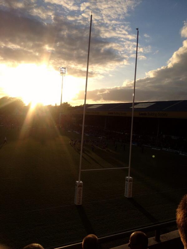 LadyT_uk's tweet photo. It's a powerful thing when packed stadium goes silent. #AnnMaguire #Leeds #Rhinos #rfl #superleague http://t.co/MMbK2wJovU