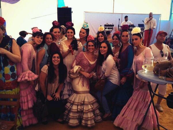 mari_rasu's tweet photo. Mis bellas!! :) :) @Maria_jsr @rolosu @marina_baalc @Blanca_BE @beitagove @IreneRojasVera ... http://t.co/9XdjJsMvSZ