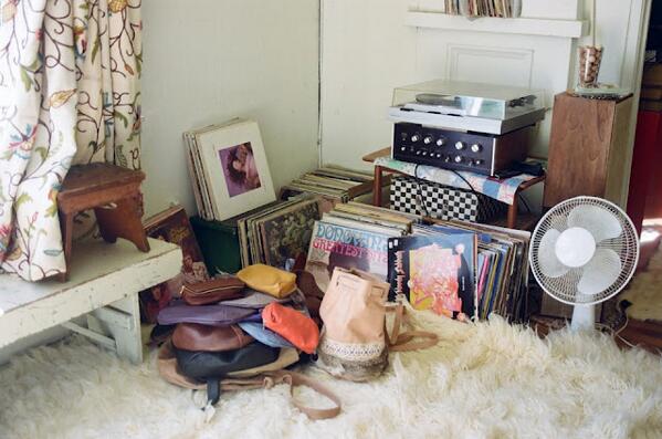 purerugs's tweet photo. Enjoy your favorite vinyls on a cloud of white sheepskin this entire weekend! #sheepskin #purerugs #TGIF #VinylFriday http://t.co/VrLLcuWIQl