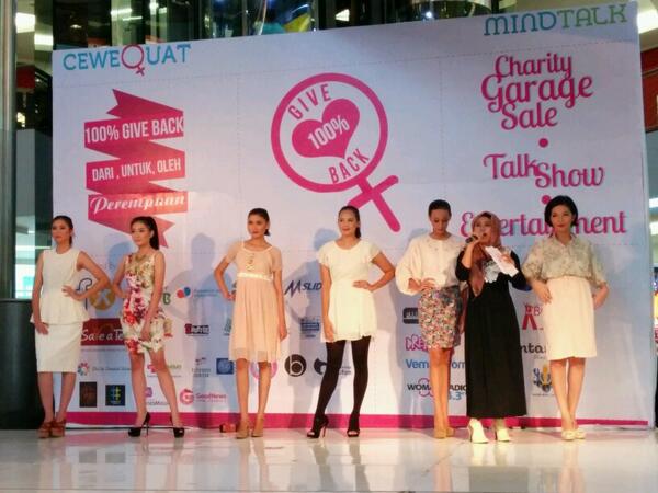 Beautiplan's tweet photo. Fashion Show by @CeweQuat #VintageStyle @fxsudirman :D http://t.co/H8QEbailhm