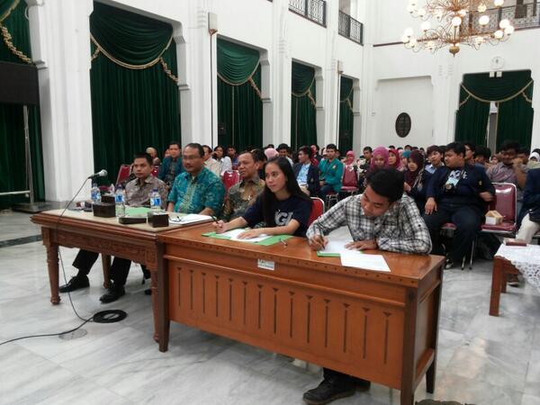 Tim Penilai Lomba Debat Nasional antar Pelajar