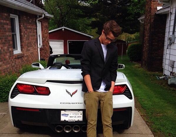 taylor (@thiscaniff) on Twitter photo 