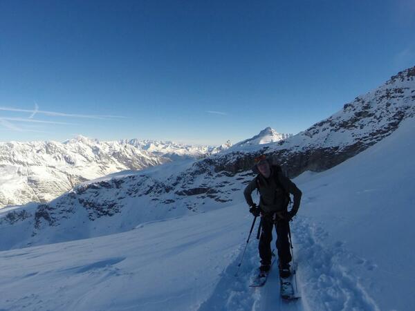 PoleyhamJ's tweet photo. #splitboarding up the #grandparadiso with @CaptBroadstroke @adsharters @DreamGuides @AdventureBase http://t.co/zR9cnrL19z