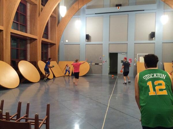 MartelPrez's tweet photo. Good ol' wrench dodging #marteldodgeballcommittee http://t.co/gVZz1bVrS1