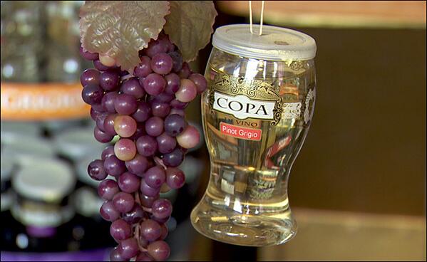 KATUNews's tweet photo. .@copadivino is proving the sharks wrong with wine in a cup http://t.co/UmMuwsi7Dg #LiveOnK3 http://t.co/ro1dxP9qCE