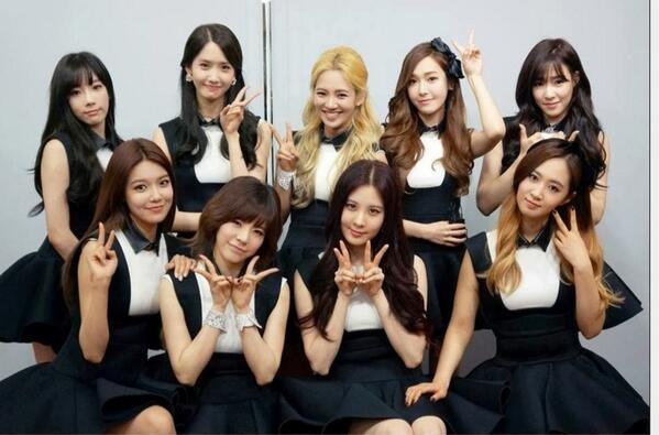 Luhanxoxox's tweet photo. SNSD <3 MR. MR. http://t.co/i5bviWiWIE