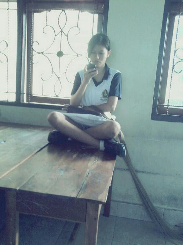 8iGrisda's tweet photo. @rikaariani27 wkwwkwk:p http://t.co/S37yOc4pNK