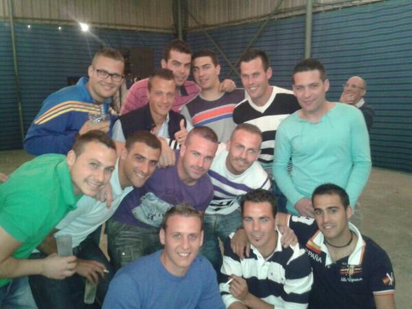P_cubillo's tweet photo. "@xavi_c89: buena. noche..!!!! http://t.co/MP0WQtBnD6"