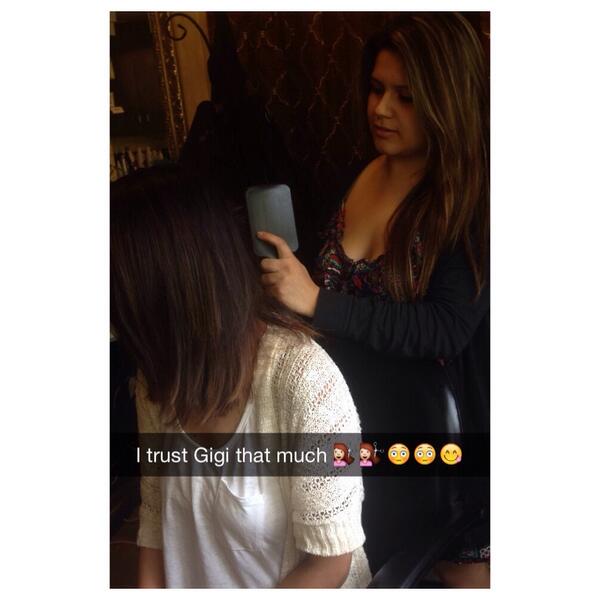 PopularGigi's tweet photo. Cutting loop's hair💁💇✨ http://t.co/HXg2XDj8pz
