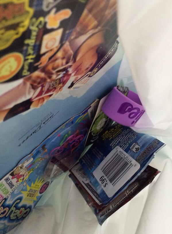 vickytnz's tweet photo. First 500 so got a goodie bag! #screencon http://t.co/ndO4xNBDip
