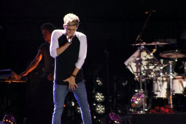 Spain_1D's tweet photo. Niall en el WWAT en Santiago, Chile. (01/05/2014) #4 http://t.co/eAxACTgfJZ