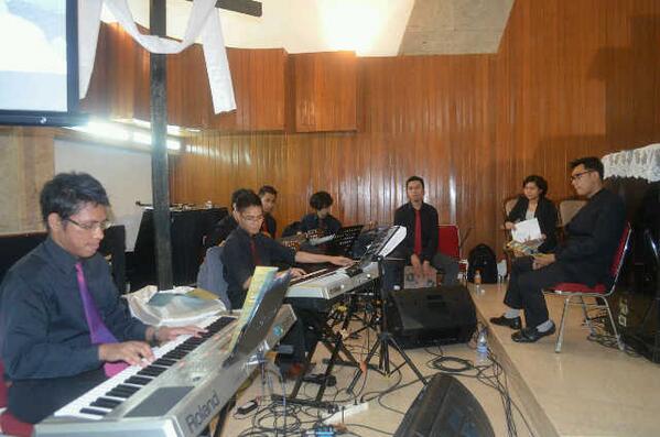 Terimakasih atas pelayanan teman2 pemusik Paskah Perkantas.. Godbless O:)