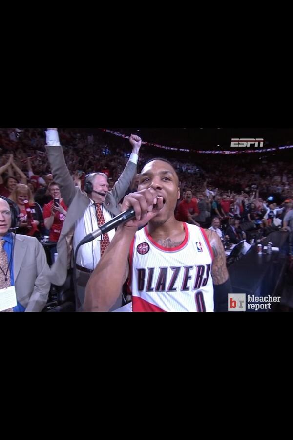 jpsperspective's tweet image. Lillard drops the mic and walks off into round 2. #ripcity