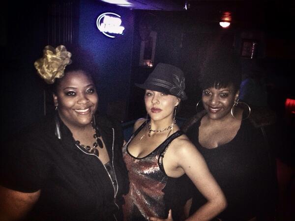 VanelleLyn's tweet image. Shout out to Ingrid and @englandsimpson for coming out tonight. Thank you! You guys are the #bombdiggity