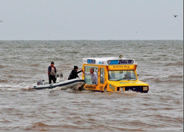 hij heeft een gat in de markt govonden .... ijskar.nl :)  #ijs #lekkerijs #utrecht