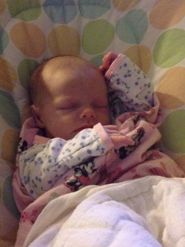 notsohidnminnie's tweet image. Not every baby does the tango in her sleep, but ours does! Ole! #soadvanced @WDWStevieB