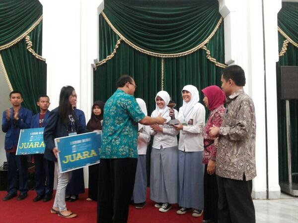 Juara pertama debat nasional NGO 2014. SMAN 1 BOGOR