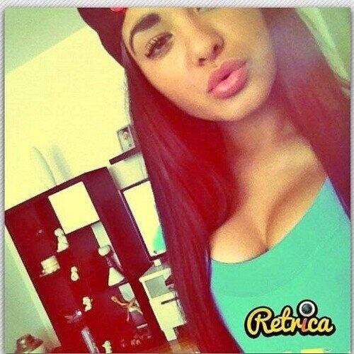 Fransiscaa_Love's tweet photo. "@iLikeWGW: I'm in the mood to RT some selfies but where they at???" http://t.co/Ylte6HEU8v
