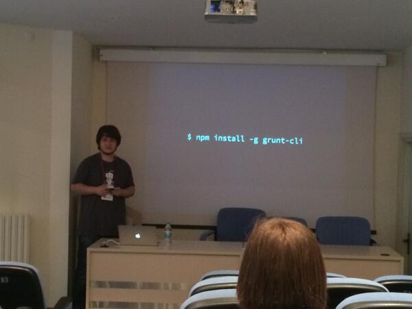 rssems's tweet photo. .@_mert ‘Yazılım Süreçlerinde Otomasyon’ anlatıyor. #devfestudent http://t.co/FT6BGCbsxq