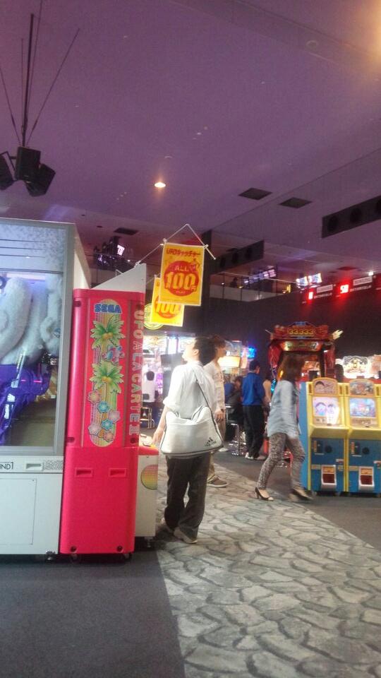 smi324's tweet photo. ROUND1！！
ボウリング待ち時間なう http://t.co/9yxsLX8iN2