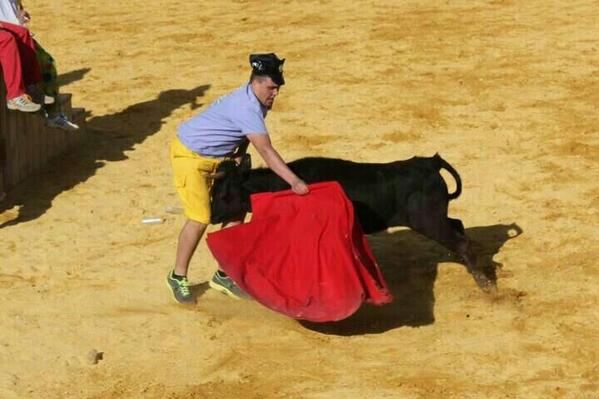 chuliber_perez's tweet photo. Hoy toca capea de Interpeñas! A disfrutar chabales jaja http://t.co/lgvVhUdsuG