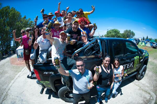 MonsterEnergyES's tweet photo. Desde el @circuitodejerez estamos calentando motores para el @MotoGP!Gran apoyo para los pilotos de #MonsterEnergyES! http://t.co/8dMvboql5J