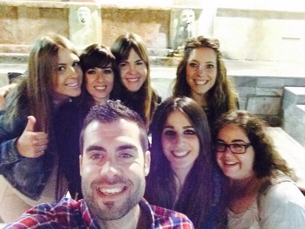 Bibydad's tweet photo. selfie po favooo @vickydisparates @cristysola @Rocidoss @poe_89 @granaina1 @DaniAmate8 http://t.co/dxfeaFQGSi