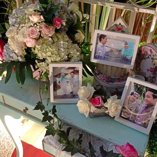 twistisyou's tweet photo. Gazing at stars/Moonlight beam and shine away/You and Me as One #VintageChic #PutiEvan #TwistEvents http://t.co/NHGeciIzJu