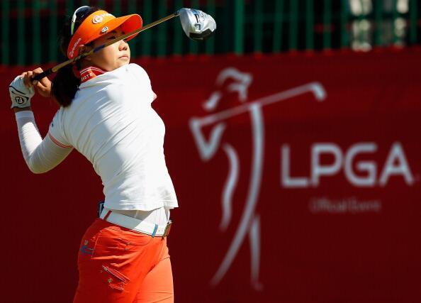 JennyShin_LPGA's tweet image. “@LPGA: We call this photo "Art imitating life" with @JennyShin_LPGA @NTShootout :-) http://t.co/T6d5a5gM59” haha cool pic!