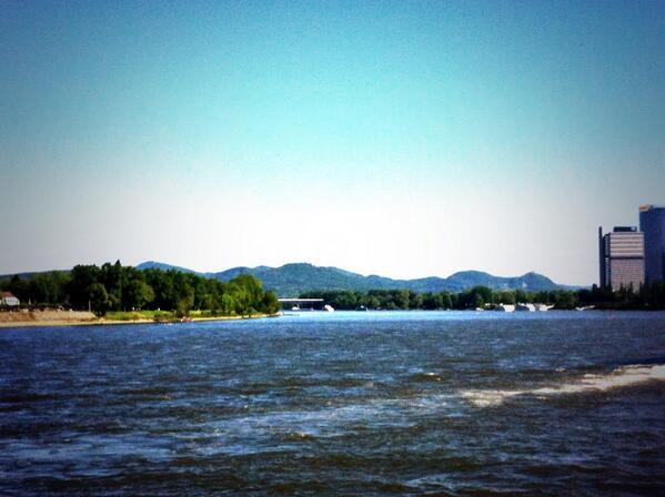 Woww!! Super Wetter heute! Wir sind fertig für #Rheininflammen #Bonn auf der #Oceandiva #Futura <a href="/OCEANDIVA_NL/">OCEANDIVA</a>