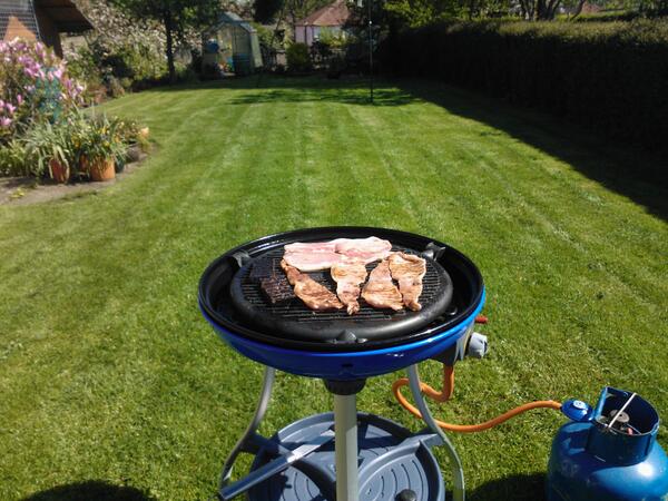 jonnymac_'s tweet photo. Outdoor breakky. #BBQ #cadac http://t.co/Q462UpYJdv