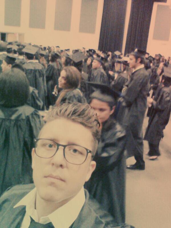 PaulStringz's tweet image. Too cool for school..lol #MDCGrad