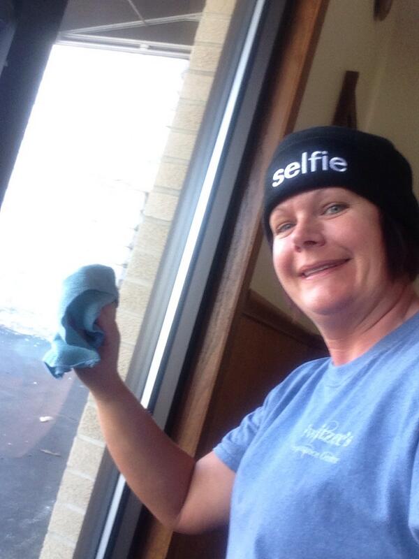 SelfieMom's tweet photo. Spring cleaning this morning #selfiemom http://t.co/izm4xIaruM