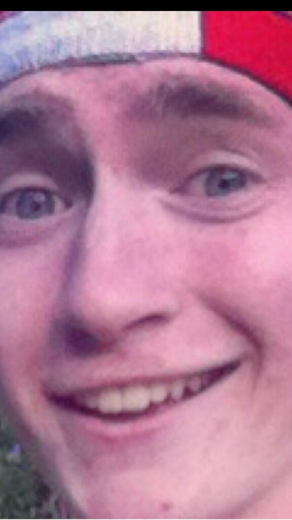 StevenFFC's tweet photo. @rkear1 @elliehatesyou_ state of you mate? Fucking whopper http://t.co/LuM0ze3Ky6