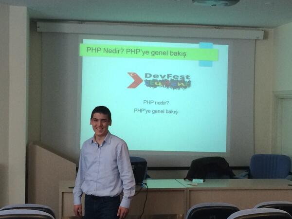 rssems's tweet photo. #Devfestudent’ta kapanışı PHP 101 ile @adil_ilhan yapıyor. http://t.co/q0pu55uXN9