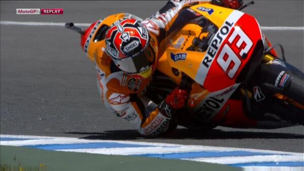 MediasetMotor's tweet photo. Marc Márquez, el más rápido en el libre #MotoGP con un 1.39.417 en Jerez http://t.co/JYqg0d0BVj #megustanlasmotos http://t.co/EHubJrkhBx