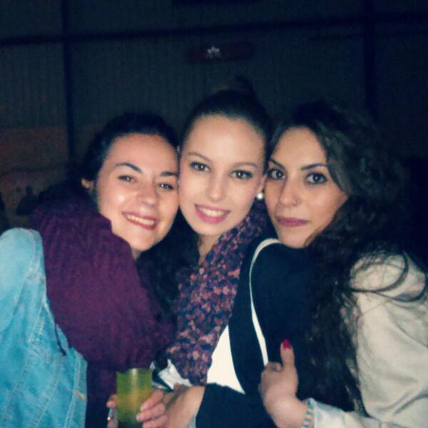 saravr4890's tweet photo. #noche10 #cirueloscity #guapas :) @raquelmc17 @kryslu http://t.co/VeNqORQXqJ