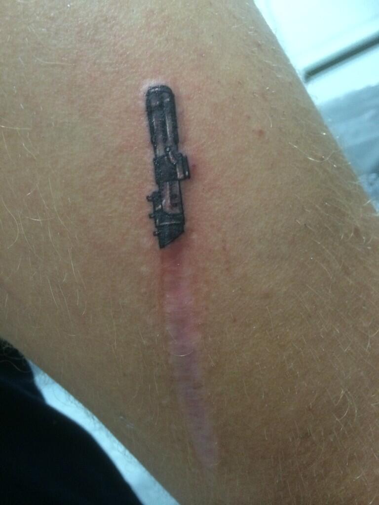 Uživatel Duane James na Twitteru: „Darth Vader scar saber. May the 4th be with you. #StarWarsDay #starwars #tattoo #starwarstattoo /IXdwcxOwA8“ / Twitter Uživatel Duane James na Twitteru: „Darth Vader scar saber. May the 4th be with you. #StarWarsDay #starwars #tattoo #starwarstattoo /IXdwcxOwA8“ / Twitter